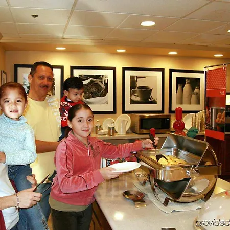 Hampton Inn & Suites Tucson Mall 