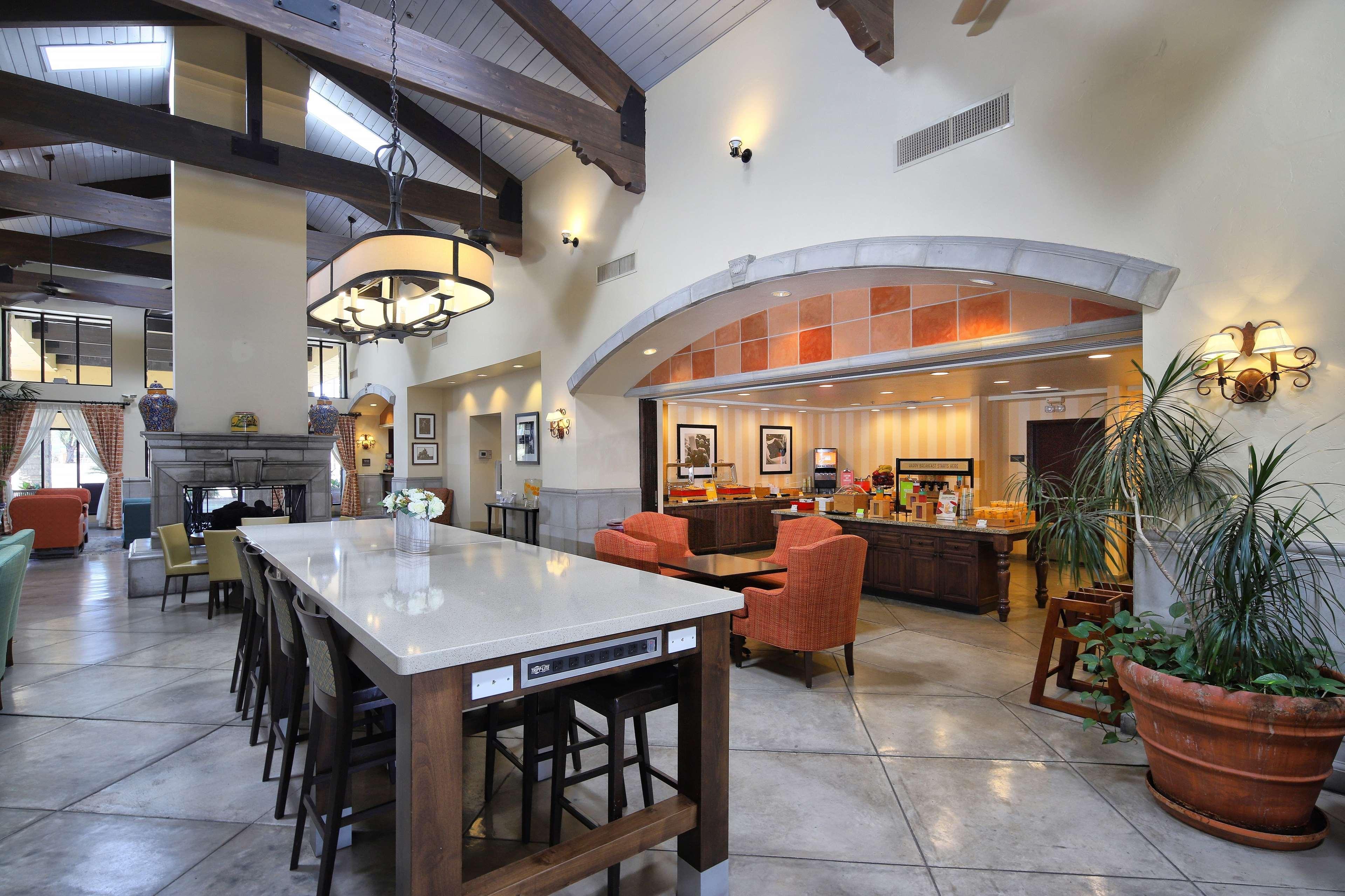 Hotel Hampton & Tucson Mall 3*