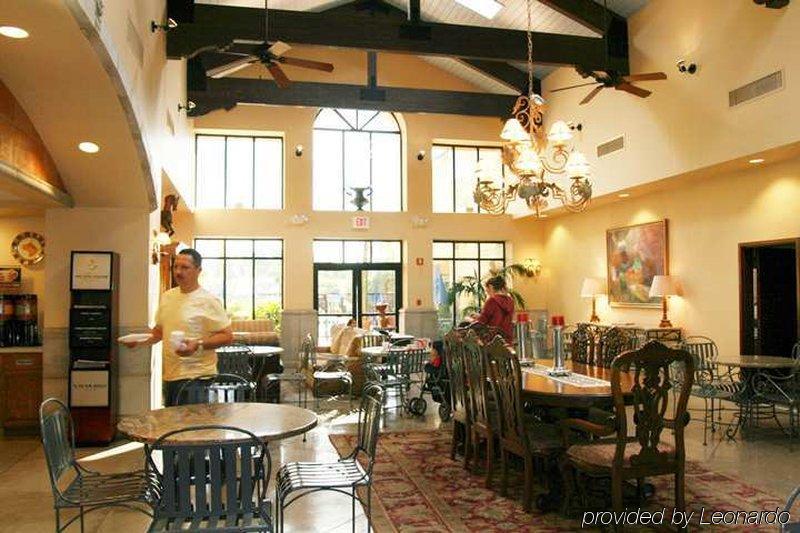 Hotel Hampton & Tucson Mall