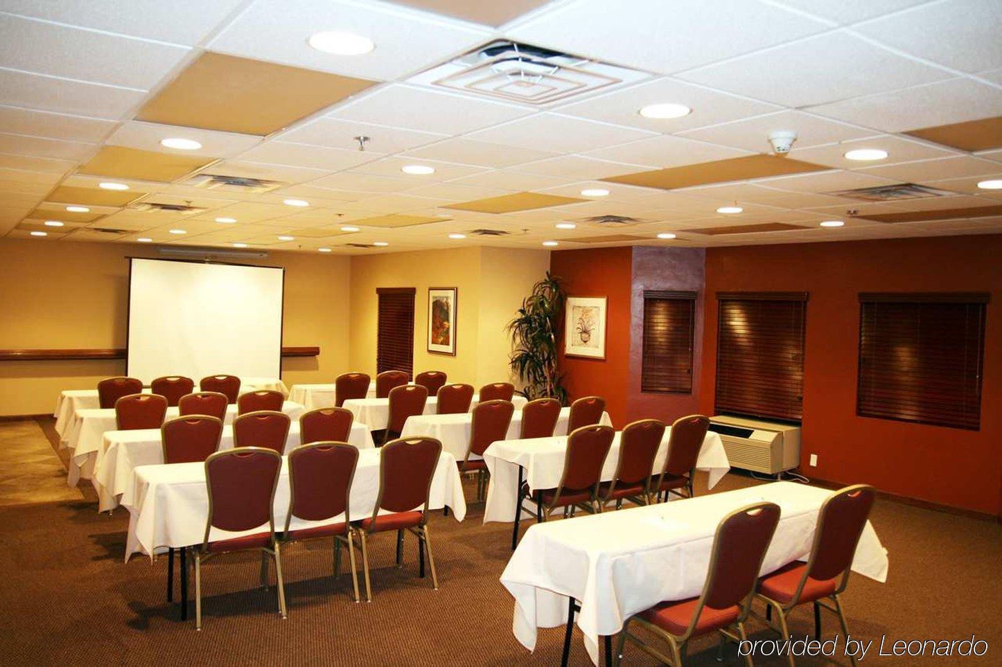 Hotel Hampton & Tucson Mall 3*