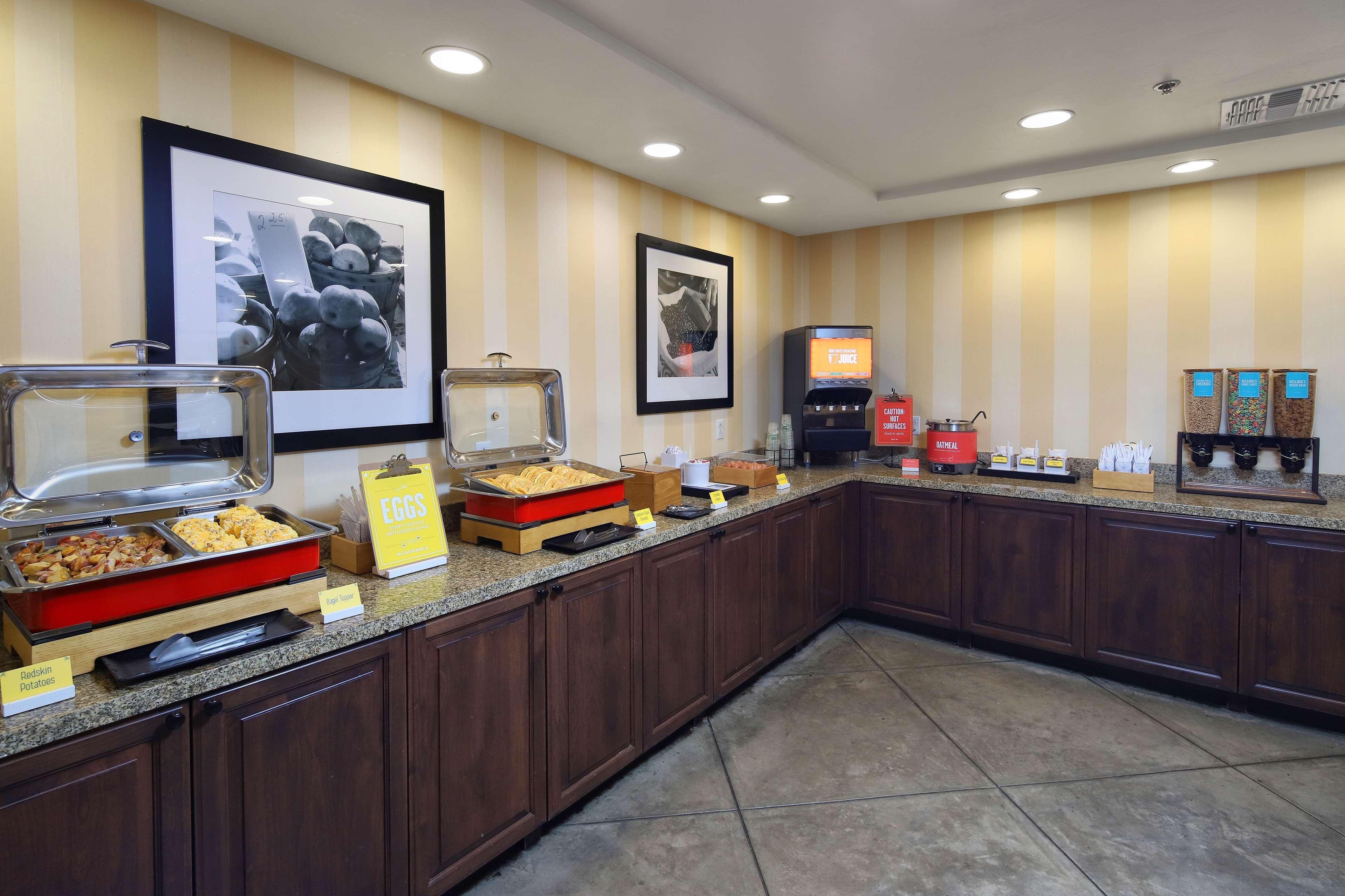 Hampton & Tucson Mall Hotel
