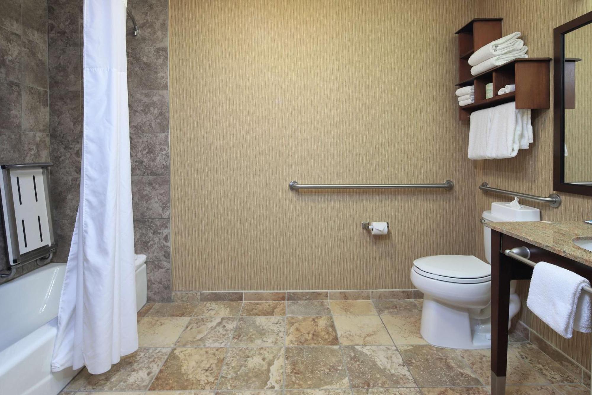 Hampton & Tucson Mall Hotel 3*