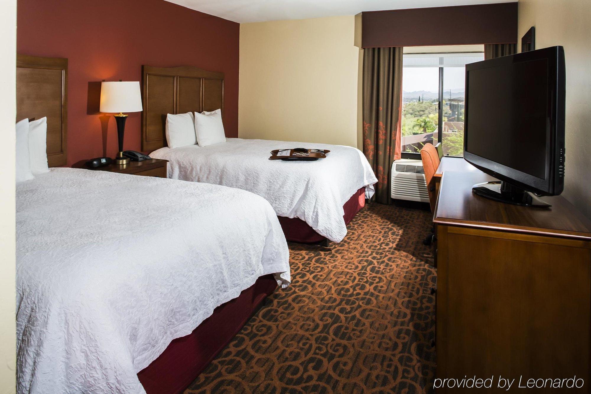 Hampton & Tucson Mall Hotel Casas Adobes
