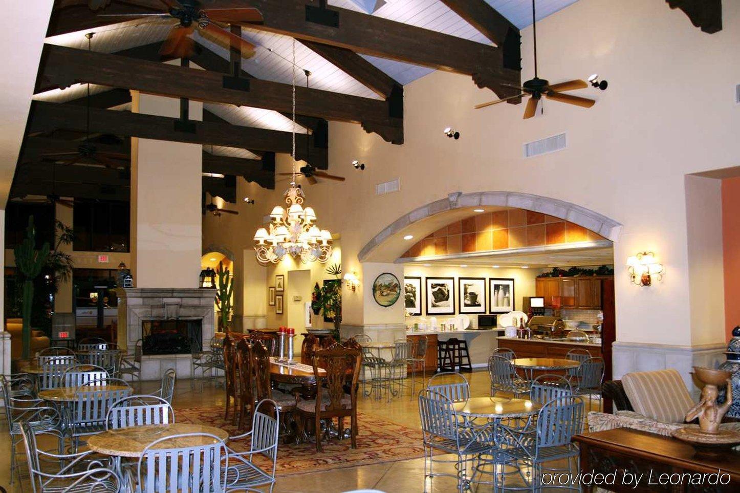 Hampton & Tucson Mall Hotel Casas Adobes